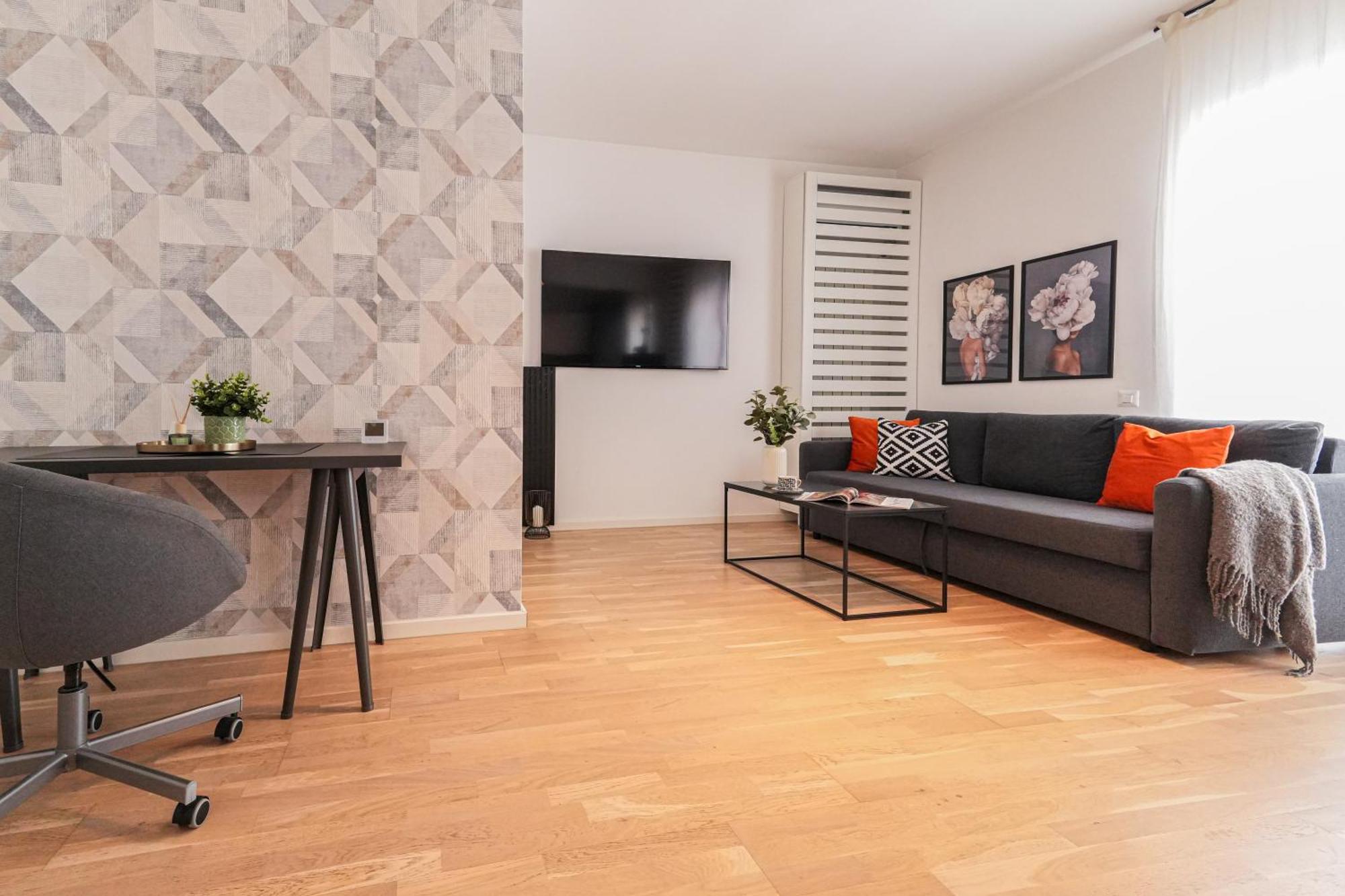 Maria - Modern Apartment With Parking And Workspace Bucharest Exterior photo